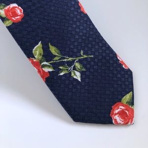 NWOT Navy Blue Red Roses Men’s Skinny Tie